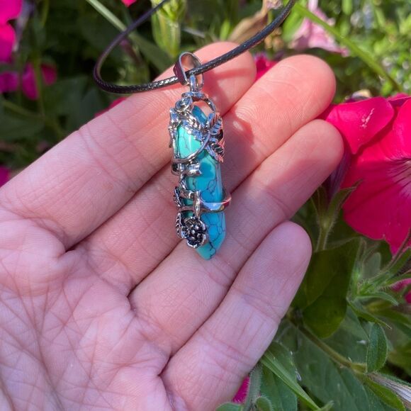 Bohemian Turquoise Necklace engraved floral Pendant Silver Tone, adjustable, - Picture 4 of 8